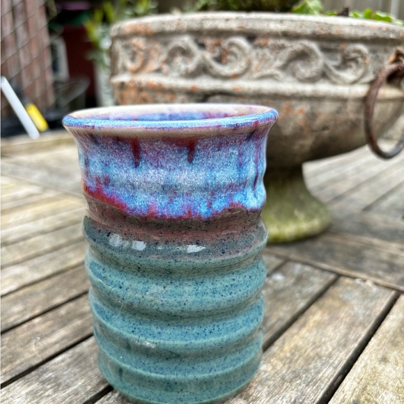 Studio Pottery Coffee Mug With Extra Large Handle - Picture 3 of 6